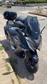 Kymco AK550 - Scooter sport-touring