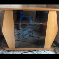 MOBILE PORTA TV IN LEGNO CON ANTE IN VETRO