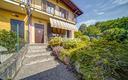 mornago-villa-a-schiera-di-testa-con-box-e-giard