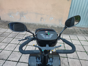Scooter 4 ruote Elettrico Sterling 700