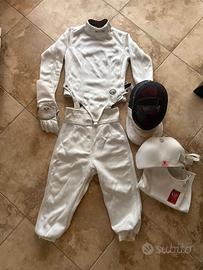 Divisa scherma donna completa + spada e passante