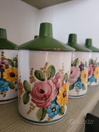 barattoli in ceramica stile Fioraccio
