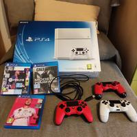 Playstation 4 500Gb + 3 giochi e 3 controller