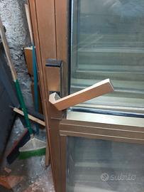 Infissi in alluminio usati per balconi