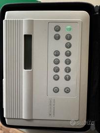 Elettrocardiografo tenuto per anni in negozio