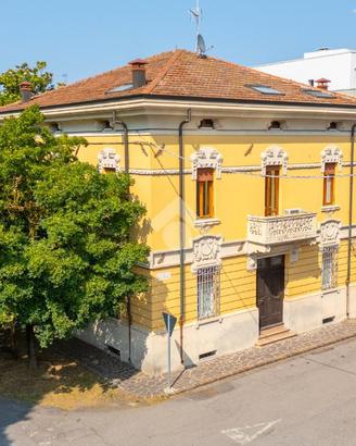 VILLA SINGOLA A NOVI DI MODENA