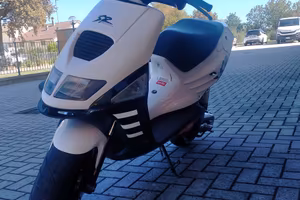 aprilia sr replica 50