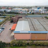 Capannone commerciale