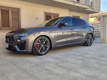 maserati levante gransport  250cv