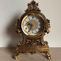 Orologio dorato da scrivania