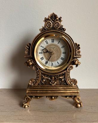 Orologio dorato da scrivania