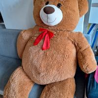 orso di peluche gigante