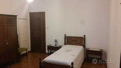 Ampia singola in casa condivisa