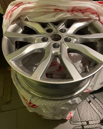 4 cerchi lega con sensori Land Rover