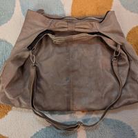 Borsa grande in pelle morbidissima. Entrà.