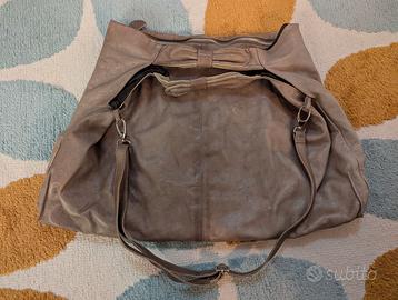 Borsa grande in pelle morbidissima. Entrà.