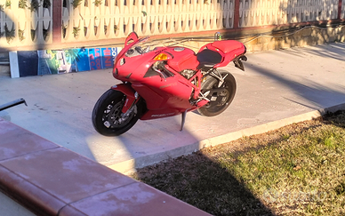 Moto Ducati 749 S