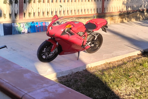 Moto Ducati 749 S