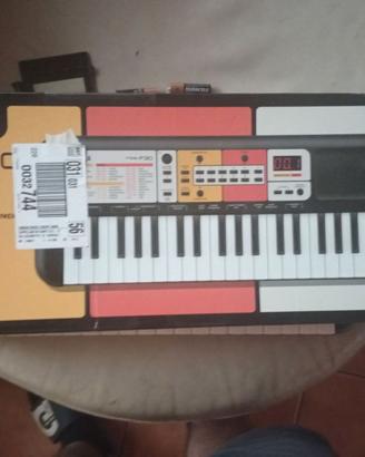 Tastiera Yamaha PSS F30