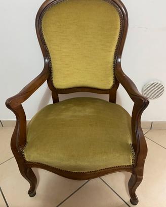 Poltrona con braccioli