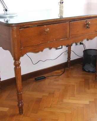 Antico tavolo in legno