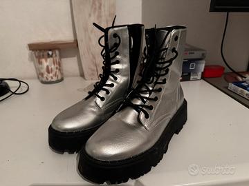 Anfibi donna marca Zara