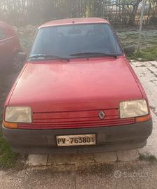 Macchina d’epoca Renault clio  5