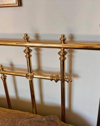 letto antico in ottone dorato