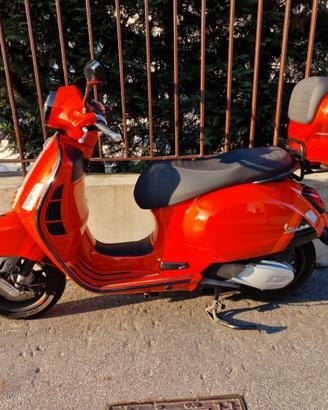 Vespa GTS 300 Supersport 2024 Garanzia piaggio 