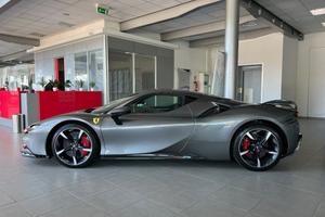 FERRARI SF90 Stradale 1000CV V8 ASSETTO FIORANO