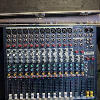 Mixer soundcraft epm12