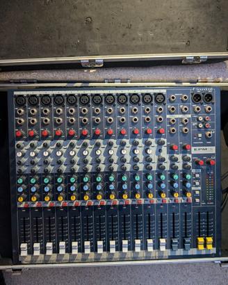 Mixer soundcraft epm12