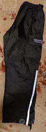 Pantaloni antipioggia per moto