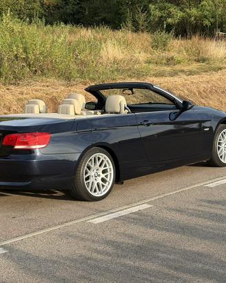 BMW e93 320i