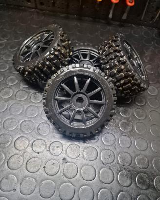 treno gomme 1/8