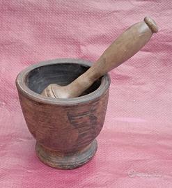 Mortaio e pestello in legno d'epoca