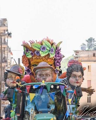 carro allegorico Madre Natura è le sue creature 