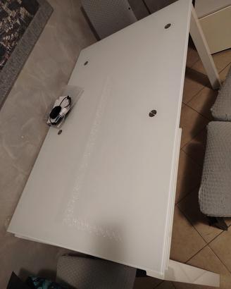 tavolo bianco 