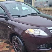 Lancia Ypsilon 1.2 69 CV 5 porte S&S Silver