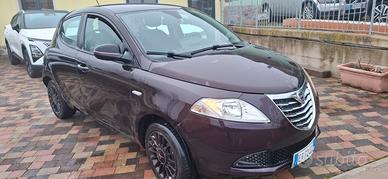 Lancia Ypsilon 1.2 69 CV 5 porte S&S Silver