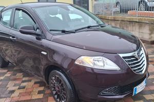 Lancia Ypsilon 1.2 69 CV 5 porte S&S Silver