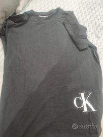 t-shirt Calvin Klein nera