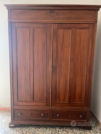 ARMADIO D’EPOCA A DUE ANTE IN LEGNO CON CASSETTI I