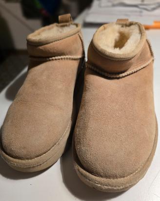 UGG stivale basso, praticamente nuovo,  taglia 36