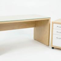 Scrivania Ikea con cassettiera estraibile 