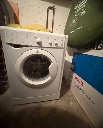 LAVATRICE INDESIT IWC7125