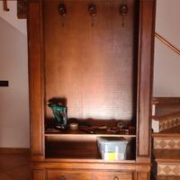 mobili in legno cappottiera e como