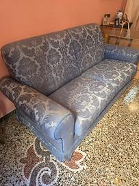 Due divani e una poltrona