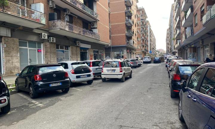 NEGOZIO A ROMA