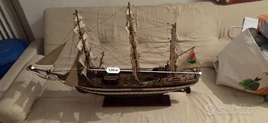 Veliero Amerigo Vespucci in legno